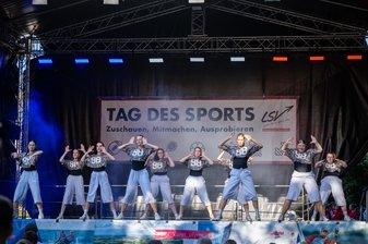 Bühnenauftritt beim Tag des Sports