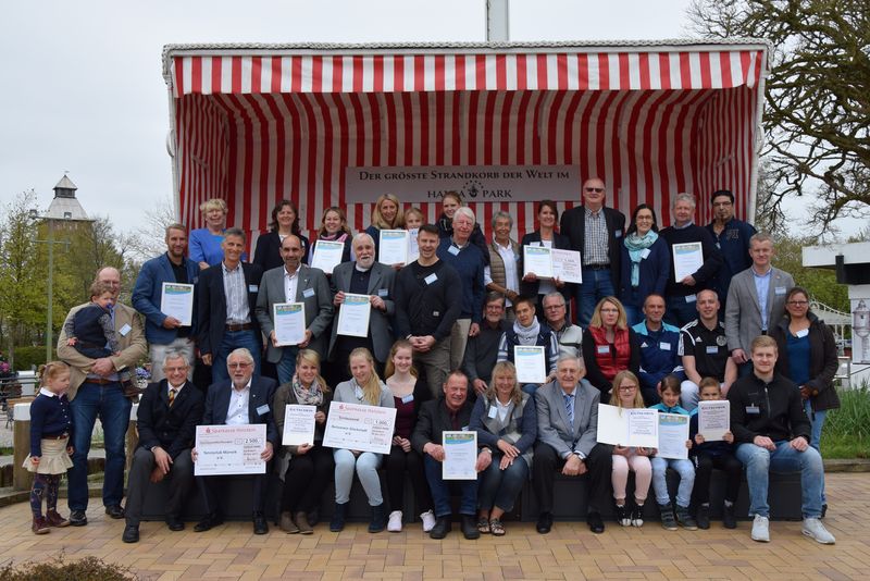 HANSA-PARK' 'und' 'Landessportverband' 'ehrten' 'zehn' 'Sportvereine' 'aus' 'Schleswig-Holstein ...